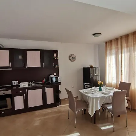 Tilly Apartment *