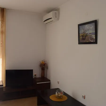 Tilly Apartment